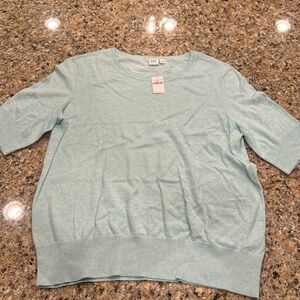 Gap NWT short sleeve light sweater top, size L